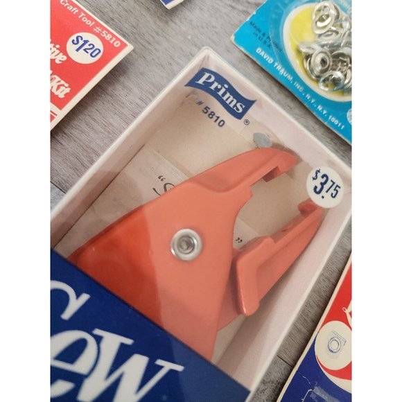 Vintage Prims Sew N Craft Tool to Set Snaps Studs Eyelets With Accessories - Picture 3 of 10